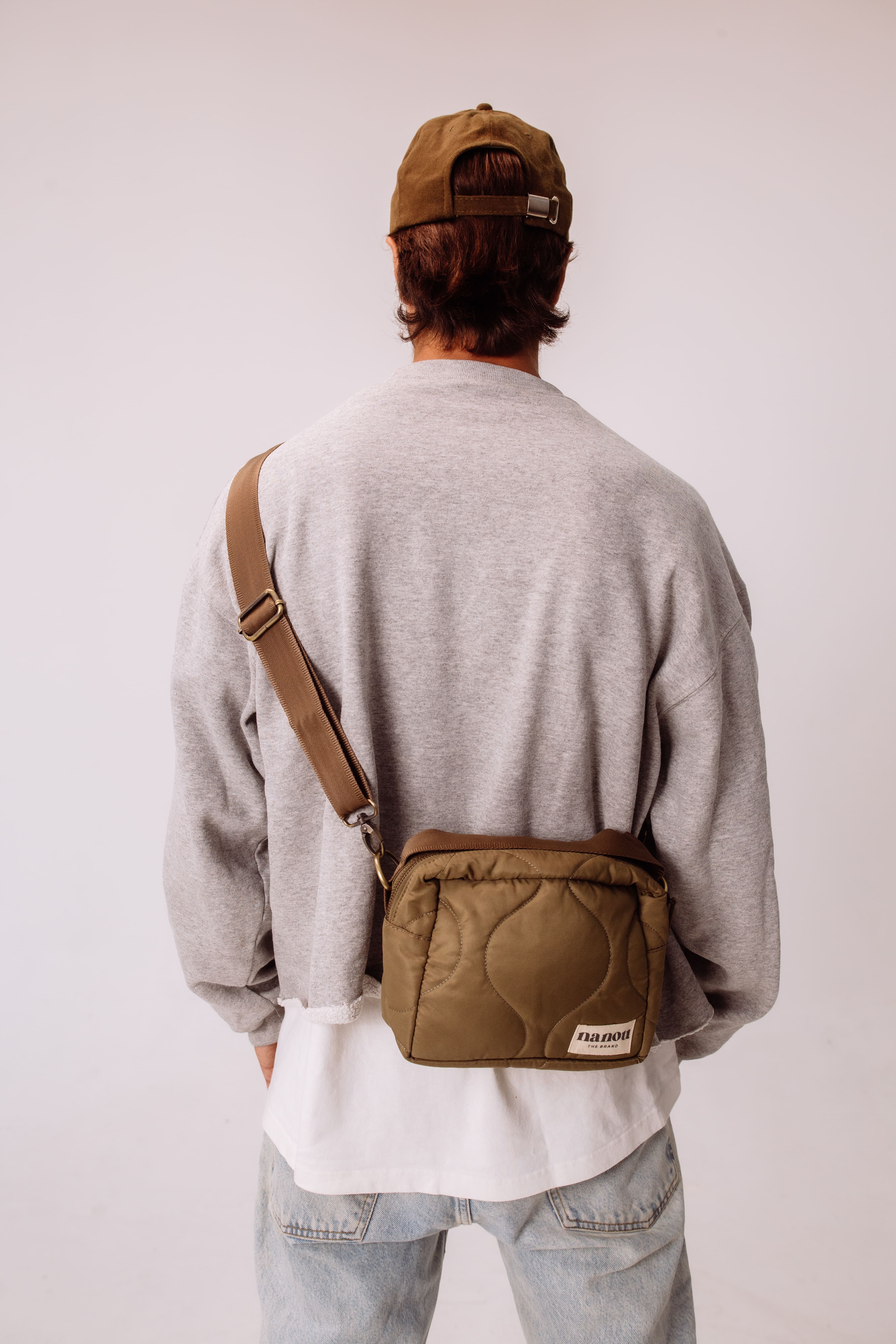 Corto camera case Almond green