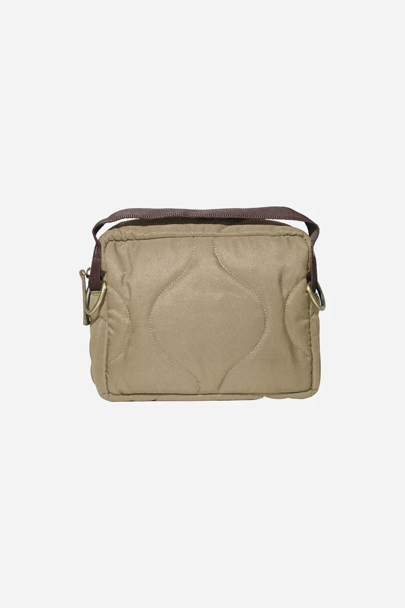 Corto camera case Almond green